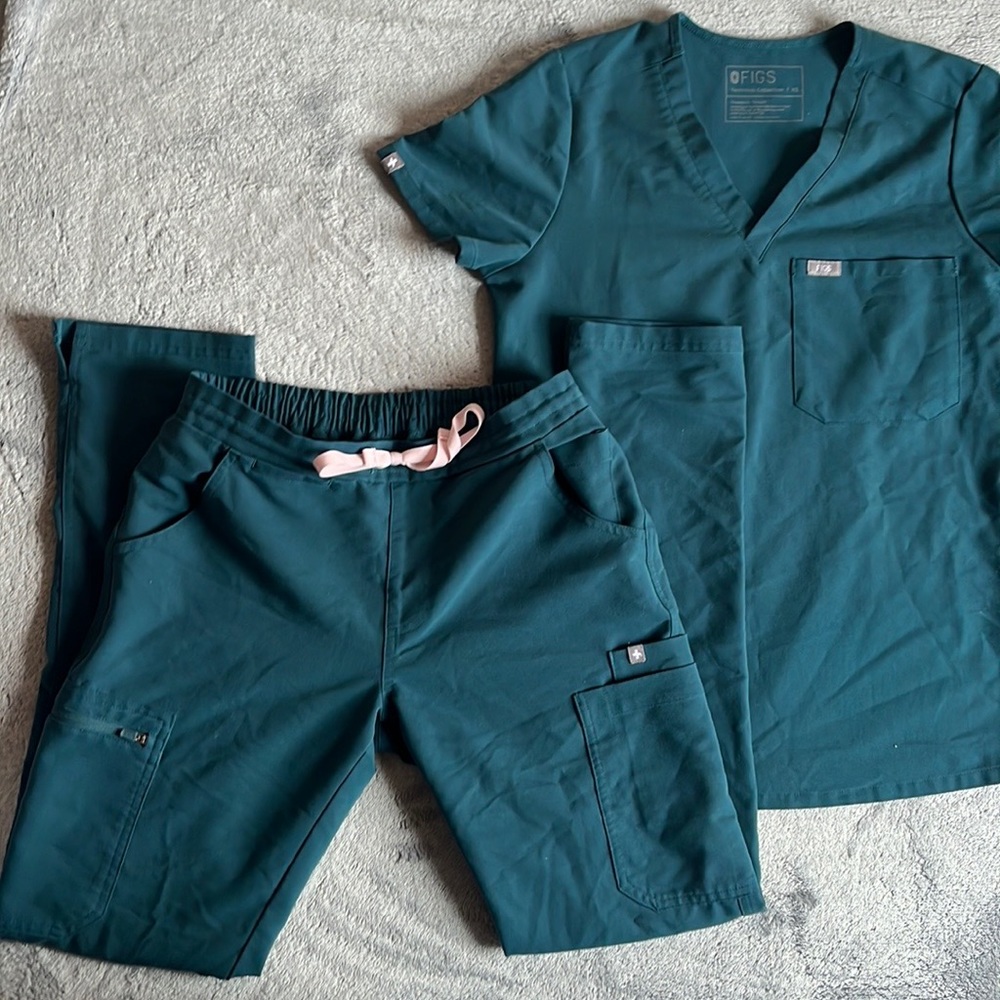 Caribbean Blue Figs Scrub Set